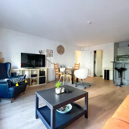 Spacieux En Plein Coeur De Apartament